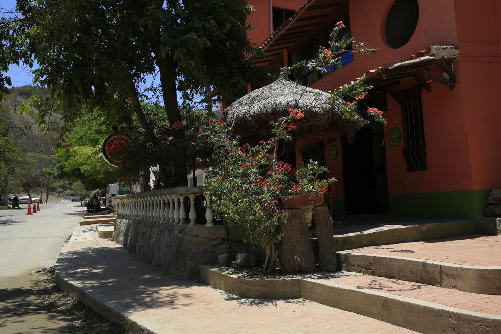 Hostal Pelikan Taganga Exterior foto